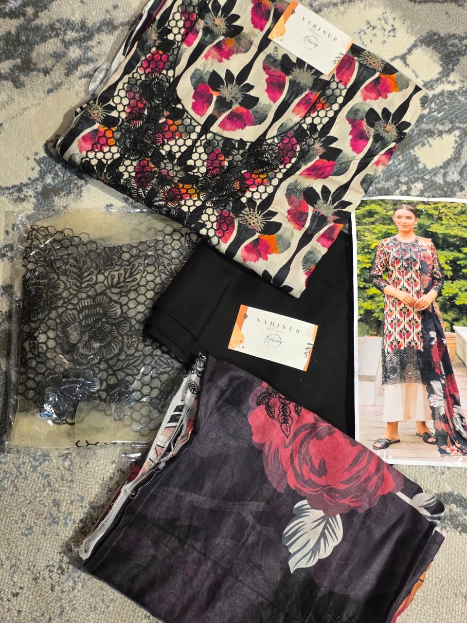 **SOLD OUT** Mahajal Red & Black A 10